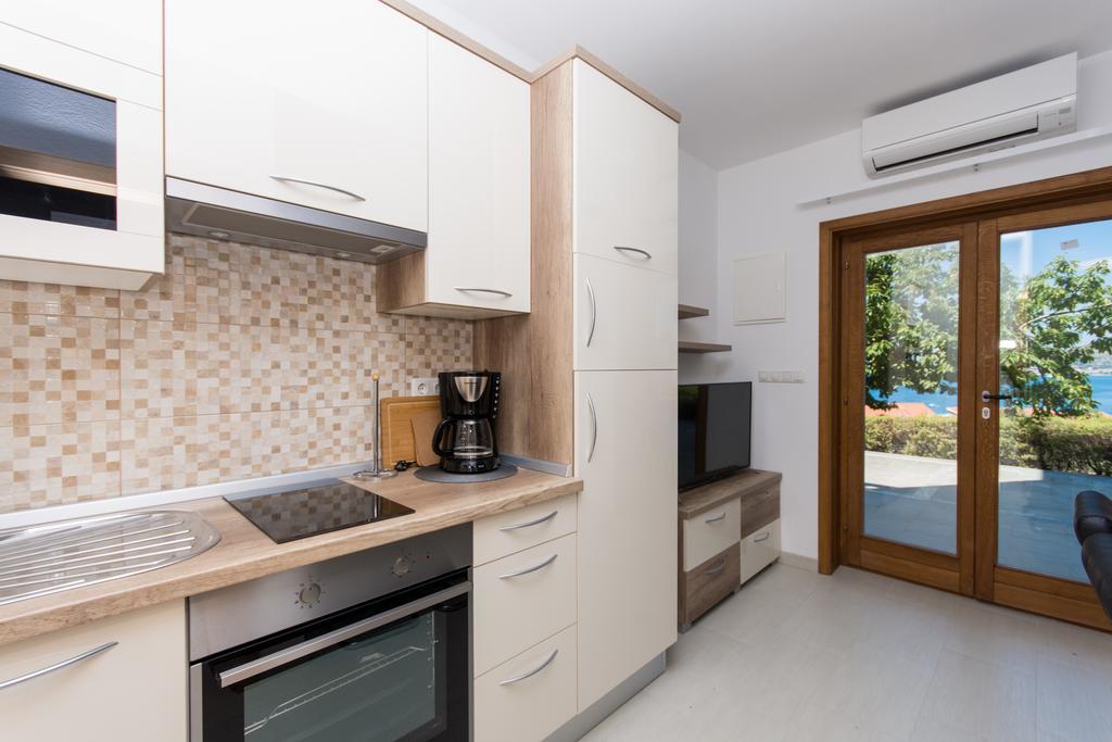 Apartments Bisera โตรกีร์ ภายนอก รูปภาพ