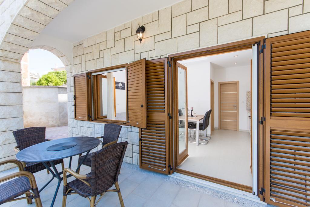 Apartments Bisera โตรกีร์ ภายนอก รูปภาพ
