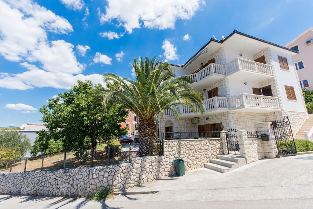 Apartments Bisera โตรกีร์ ภายนอก รูปภาพ